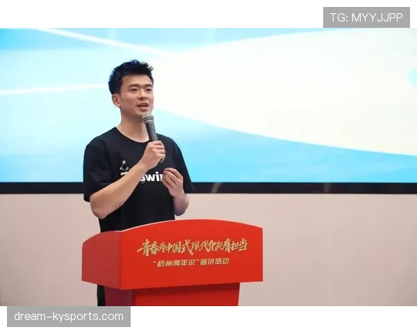 郑思维训练完直接啃冰棍,这自律人设是不是有点绷不住了? 郑思维训练完直接啃冰棍,这自律人设是不是有点绷不住了?