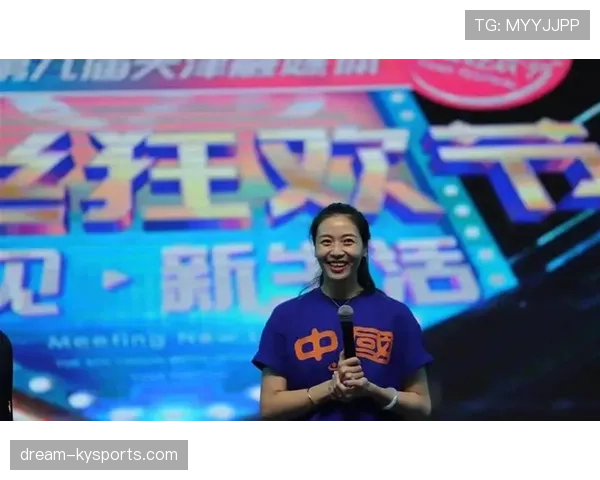 魏秋月出门拎的包比我半年工资还贵，路人直接懵在原地